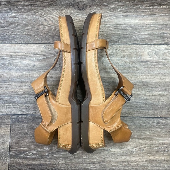 Timberland Sandals Women's Sz 10 Camel Leather Outdoors Hiking Comfortable - Picture 7 of 11